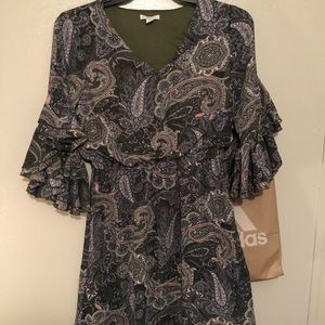 Very dressy top and pretty and comfortable 💞